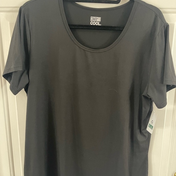 32 Degrees Tops - 32 Degrees Women's Charcoal Short Sleeve Tee NWT